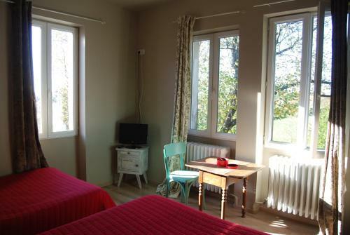 Hotel H�tel Restaurant Les Platanes