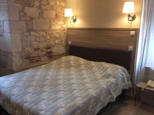 Hotel Logis Auberge De La Tour