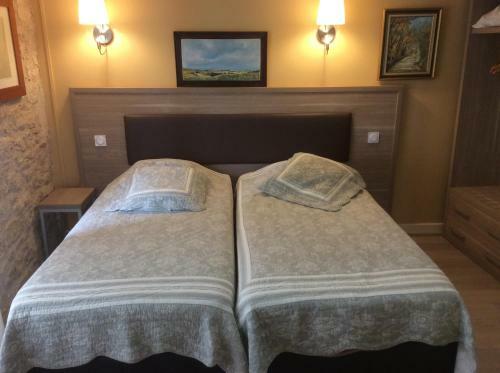 Hotel Logis Auberge De La Tour