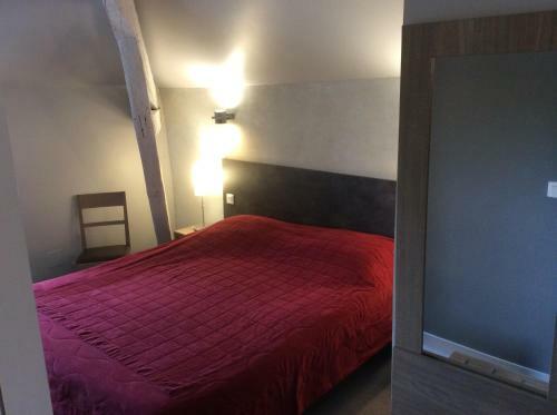 Hotel Logis Auberge De La Tour