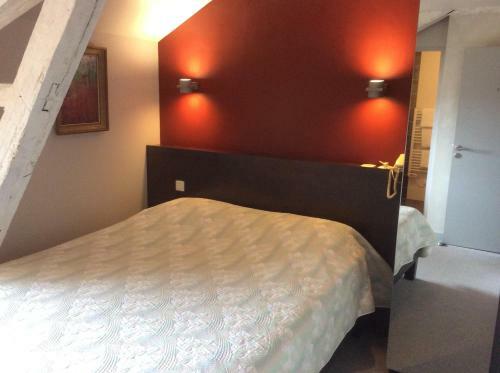 Hotel Logis Auberge De La Tour
