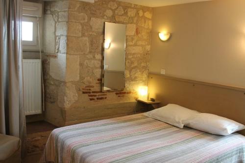 Hotel Logis Auberge De La Tour
