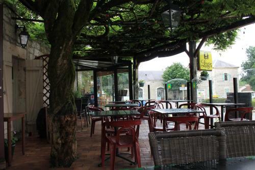 Hotel Logis Auberge De La Tour