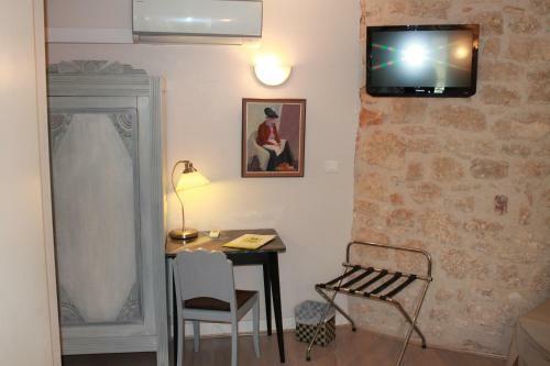 Hotel Logis Auberge De La Tour