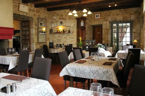 Hotel Logis Auberge De La Tour