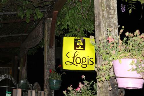 Hotel Logis Auberge De La Tour