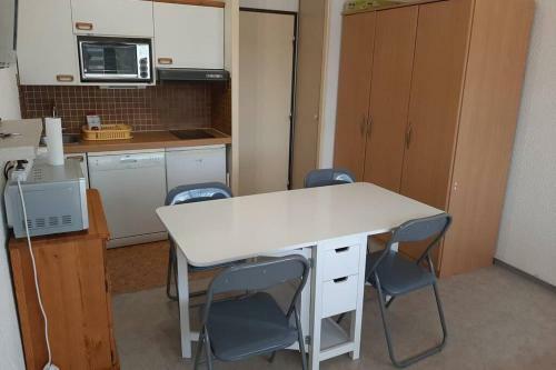 Apartamento Font-romeu : Studio Cabine Avec Terrasse.