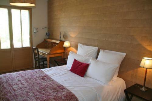 Stunning High Standard Villa, Heated Pool+aircon+terrace+garden