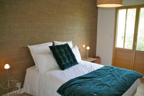 Stunning High Standard Villa, Heated Pool+aircon+terrace+garden