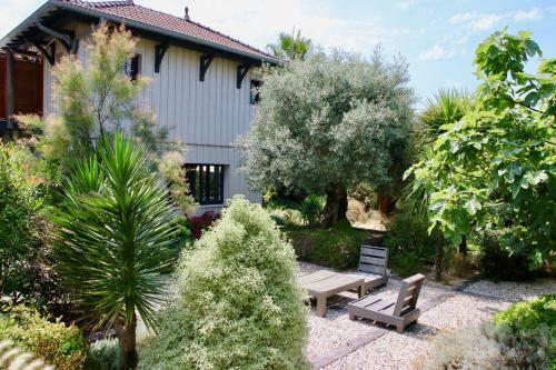 Stunning High Standard Villa, Heated Pool+aircon+terrace+garden