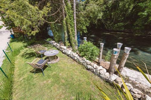 Apartamentos Gites S�r�na� Avec Vue Sur Rivi�re