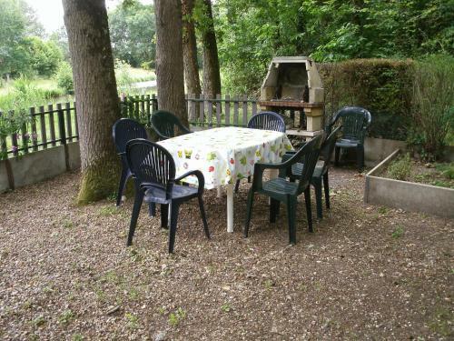 G�te Insolite De L'escouriou
