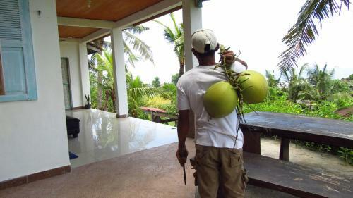 Hostal Dikaloha Surfschool And Stay