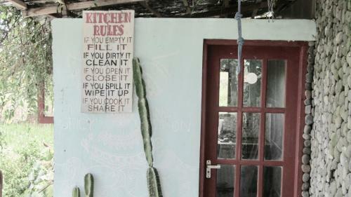 Hostal Dikaloha Surfschool And Stay