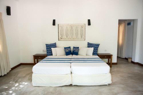 Bed & Breakfast Nagenahira Beach Villa
