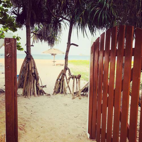 Bed & Breakfast Nagenahira Beach Villa