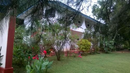 Nilaveli Crystal Blue Hotel