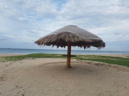 Nilaveli Crystal Blue Hotel