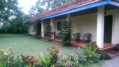 Nilaveli Crystal Blue Hotel