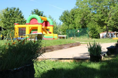 Domaine De Mepillat