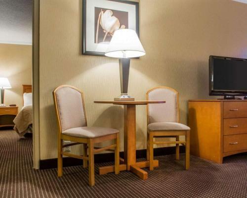 Hotel Quality Inn & Suites Riverfront Oswego