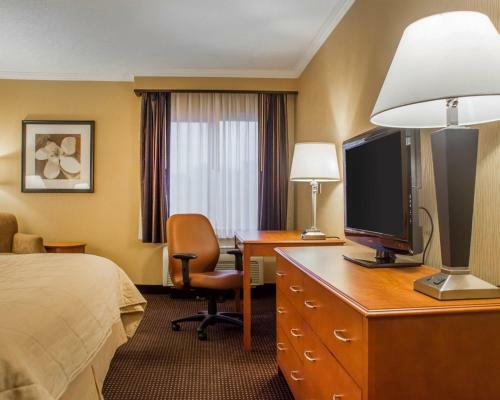 Hotel Quality Inn & Suites Riverfront Oswego