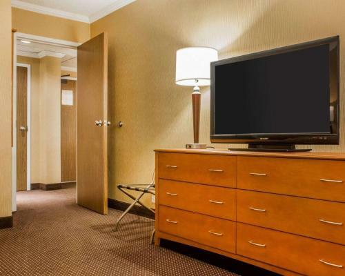 Hotel Quality Inn & Suites Riverfront Oswego