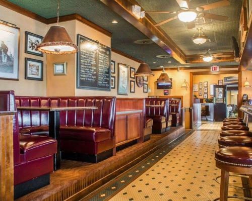 Hotel Quality Inn & Suites Riverfront Oswego