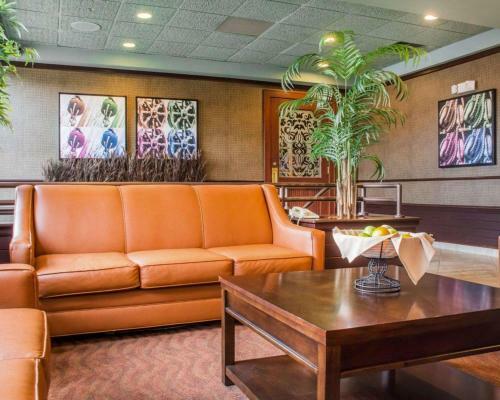 Hotel Quality Inn & Suites Riverfront Oswego