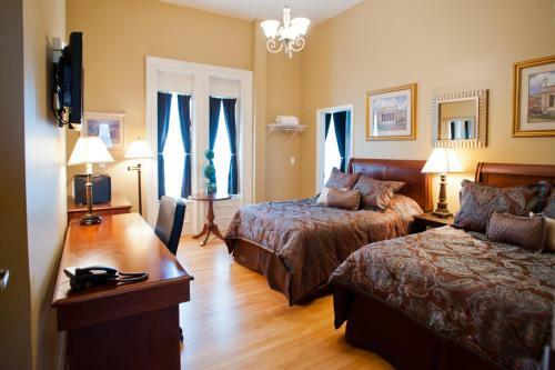 Beacon Hotel Oswego