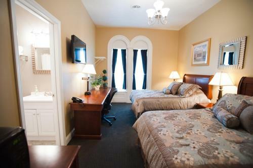 Beacon Hotel Oswego