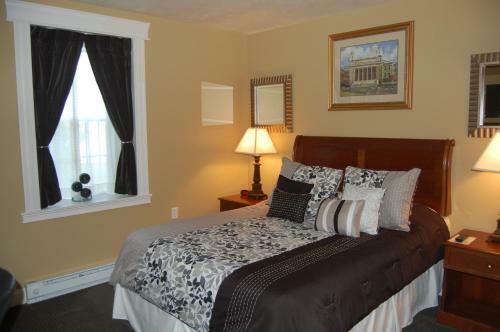 Beacon Hotel Oswego