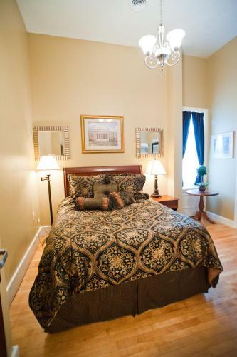 Beacon Hotel Oswego