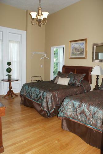 Beacon Hotel Oswego