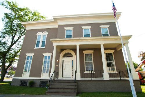 Beacon Hotel Oswego