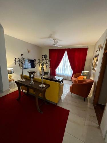Apartamento Luxurious House, 3 Master Bedrooms, Parking