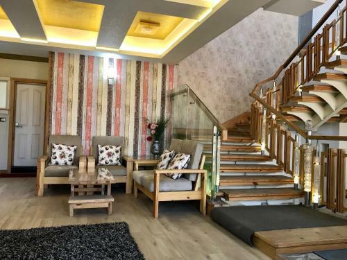 Aura Home