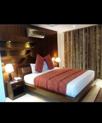 Bling Hotel International