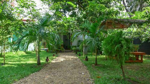 Bed & Breakfast Menara Green Inn