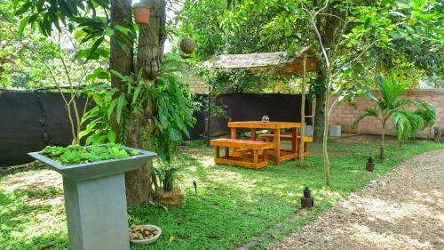 Bed & Breakfast Menara Green Inn