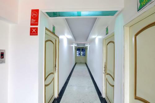 Oyo Flagship 12049 Hotel Ravi Kiran Executive