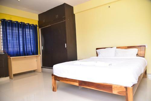 Keerthi Service Apartments