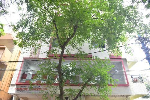 Keerthi Service Apartments