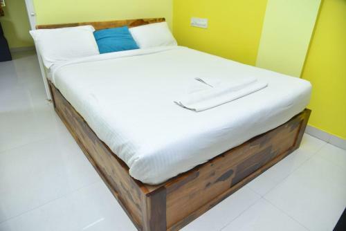 Keerthi Service Apartments