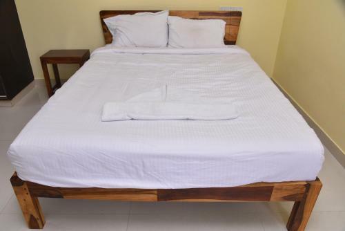 Keerthi Service Apartments