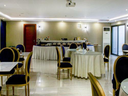 Goldish Hotel