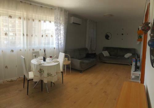 Apartamento ?????? ?????????? 2-? ????????? ???????? 45 ?.