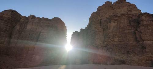 Wadi Rum Desert Eid Camp & Cave & Tours