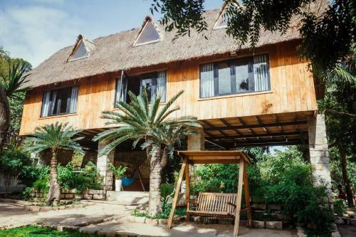 Villa ??o Hoa V�ng Cam Ranh - Venue Travel