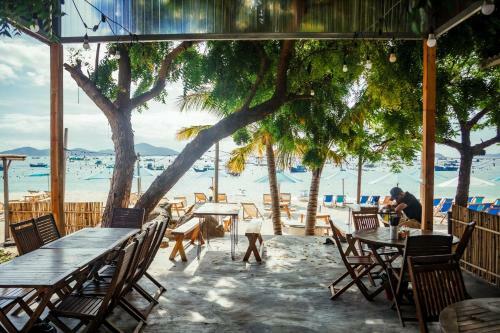 Villa ??o Hoa V�ng Cam Ranh - Venue Travel